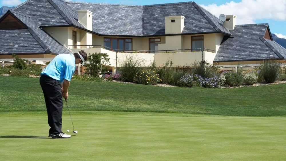 Pros and Cons of Country Club Living