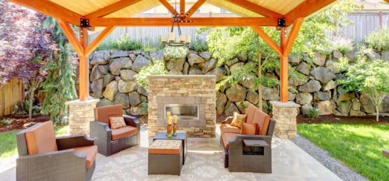 Multiple Spots to Relax and Entertain Outdoors